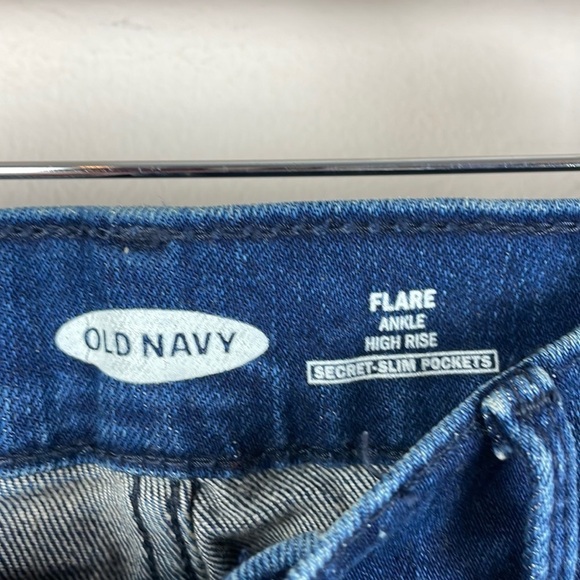NWOT Old Navy Jeans SZ4 Flare Ankle High Rise Dark Wash Secret Slim Pockets - Picture 2 of 9